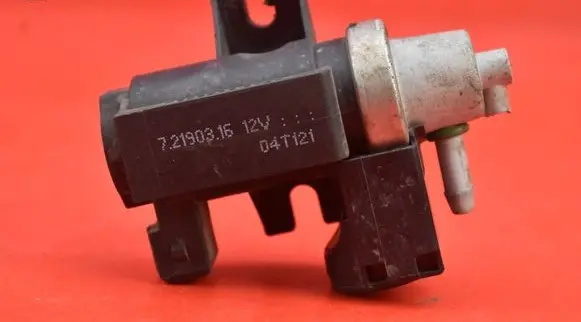 KIA Carens I Vacuum valve 72190316