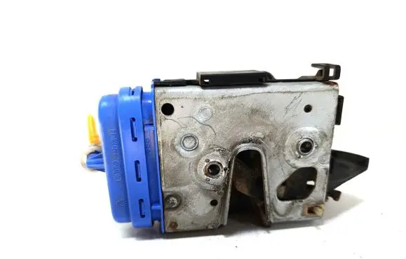 Audi A4 S4 B5 8D Rear door lock 8D08E9016A