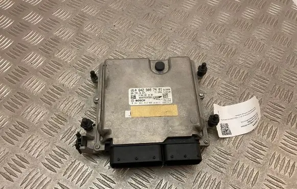 Mercedes-Benz E W213 Engine control unit/module A6429007401