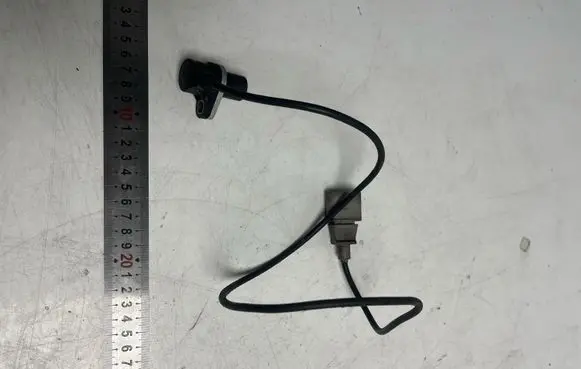 Audi A4 S4 B5 8D Crankshaft position sensor 078906433A