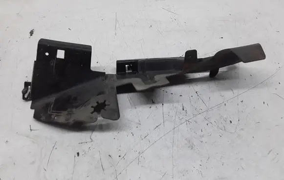 Volkswagen PASSAT B6 Radiator trim 3C0121284
