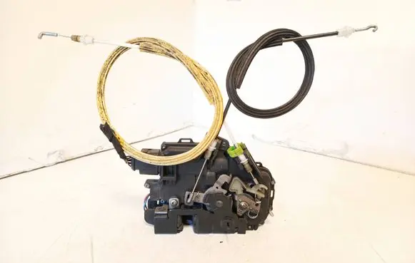 Audi A6 S6 C5 4B Rear door lock 4B0839016G