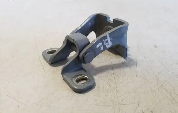 Audi A1 Tailgate/trunk/boot hinge 5F0827301