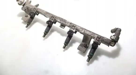 Ford Focus Fuel main line pipe