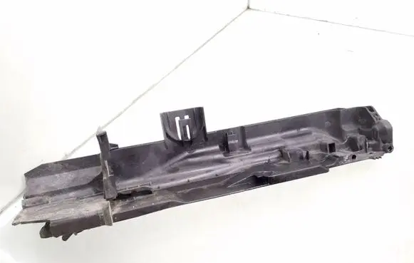 BMW 1 E81 E87 Radiator mount bracket 7524914