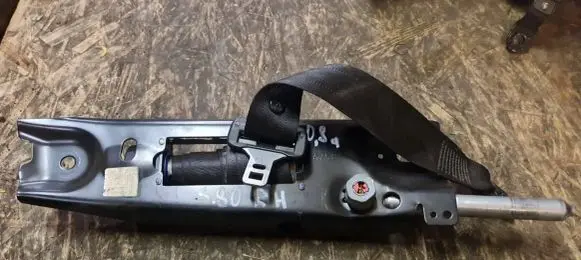 Volvo S80 Front seatbelt