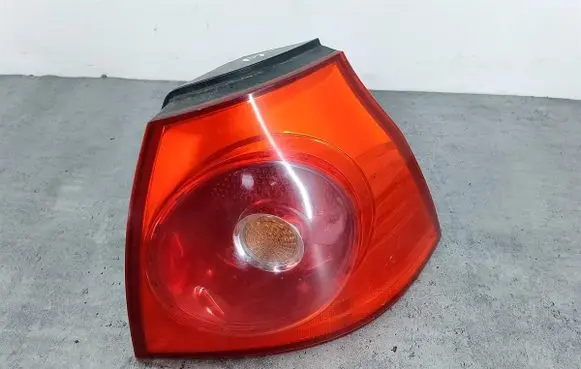 Volkswagen Golf V Rear/tail lights 4VFX-13404-AA