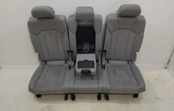 Audi Q7 4M Second row seats 