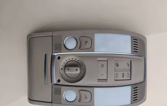 Audi Q7 4L Front seat light 4L0947135P 18550234 17012007A