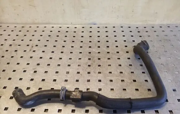 Volkswagen PASSAT B7 Engine coolant pipe/hose 3AA122157