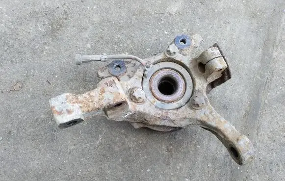 Opel Zafira A Front wheel hub spindle knuckle