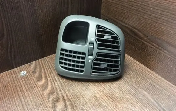 Fiat Ducato Dash center air vent grill 130395015 LS130395015