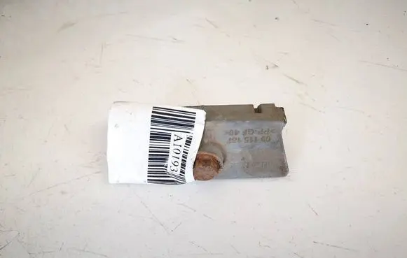 Opel Corsa D Battery bracket 09115187