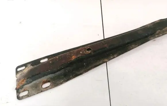 Nissan Primera Engine mounting bracket
