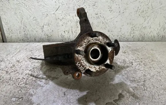 Front wheel hub