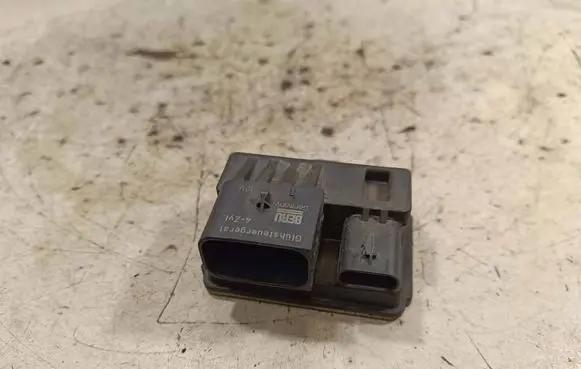 BMW 3 F30 F35 F31 Glow plug pre-heat relay 0522120103 8570987 121127