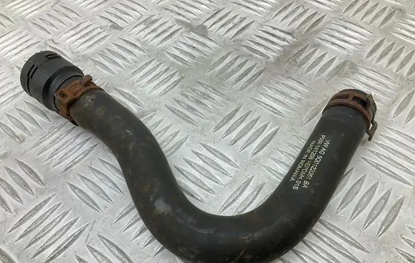 Engine coolant pipe/hose