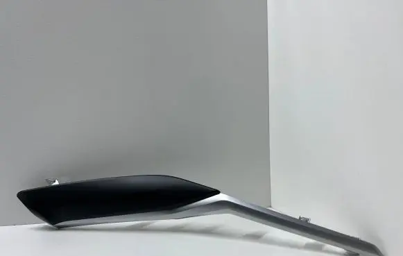 Dashboard glove box trim