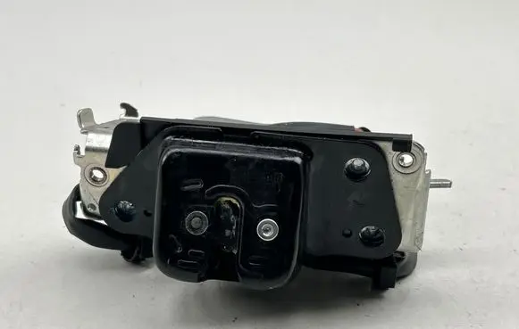 Chrysler Pacifica Tailgate/trunk/boot lock/catch/latch AY1638000780