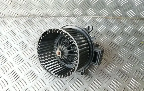 Chrysler Town u0026 Country V Heater fan/blower 0701132570 AY2727000282