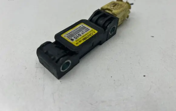 Mitsubishi Grandis Airbag deployment crash/impact sensor 8651A015