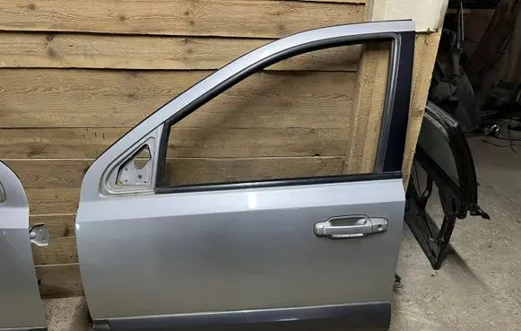 KIA Sorento Front door