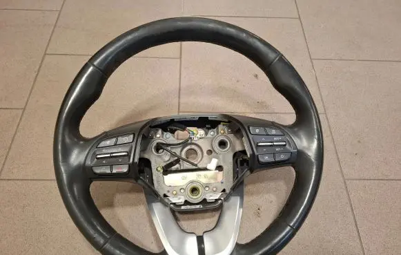 Hyundai i30 Steering wheel 56100G4270