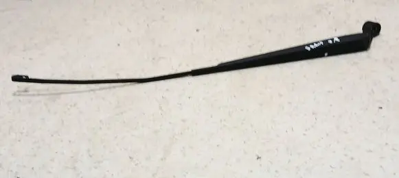 Toyota Yaris Front wiper blade arm 6046