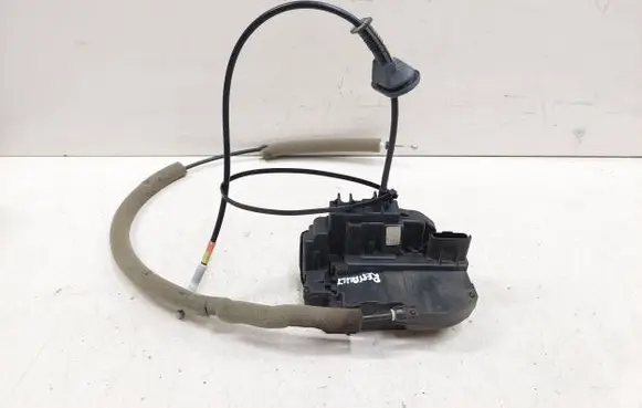 Renault Koleos I Front door lock 4107H