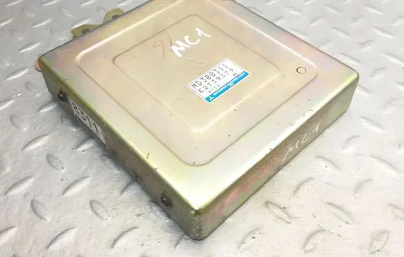 Mitsubishi Colt Engine control unit/module MD308311 E2T39379