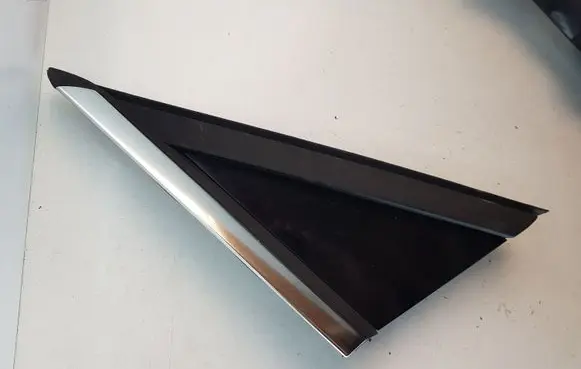 Peugeot 5008 Front door glass trim molding 96859483XT 96859485XY