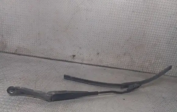 Renault Thalia II Windshield/front glass wiper blade 8200700012