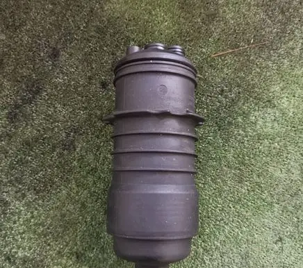 Audi A8 S8 D3 4E Oil filter mounting bracket 8558686