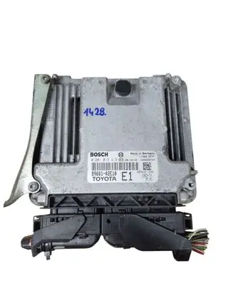 Toyota Auris 150 Engine control unit/module ECU 8966102E10 0281013413