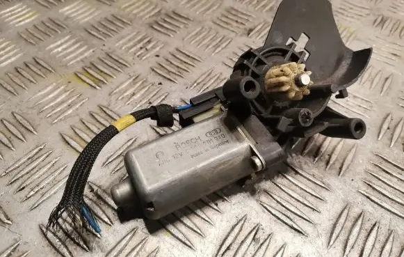 Mercedes-Benz C W203 Seat adjustment motor 2038202042