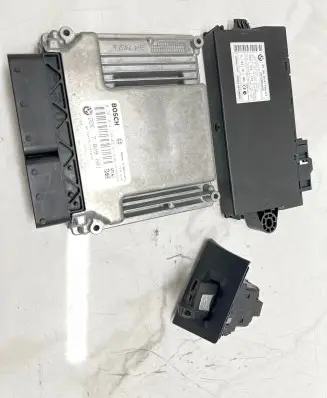 BMW 3 E90 E91 Engine ECU kit and lock set 7809001