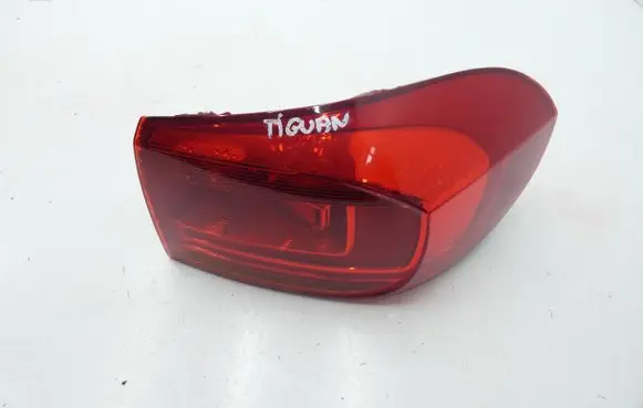 Volkswagen Tiguan Rear/tail lights 5N0945096Q