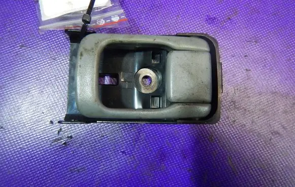 Nissan Micra Front door interior handle 