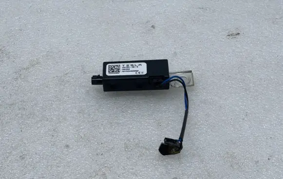 Tesla Model Y Aerial antenna amplifier 155133100B FBT22344020856 T022344020856H
