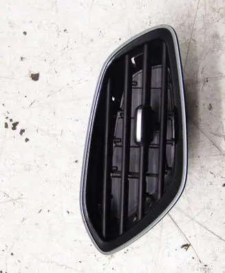 Opel Grandland X Dashboard side air vent grill/cover trim