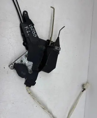 Lexus IS 200-300 Front door lock