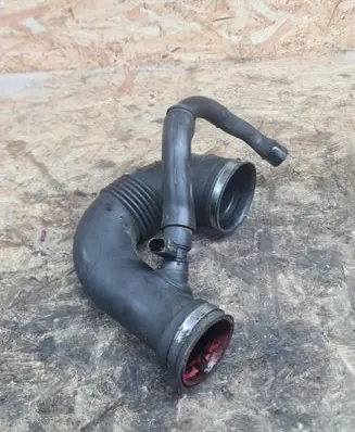 Mercedes-Benz E W211 Turbo air intake inlet pipe/hose A6480940197