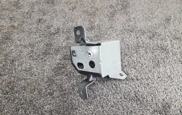 Maserati Grecale Fender mounting bracket