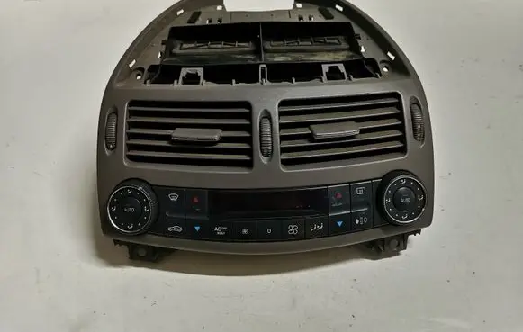 Mercedes-Benz E W211 Climate control unit 2118300685