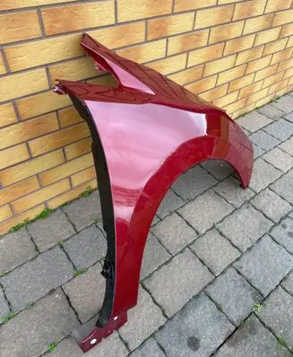 Nissan Leaf II (ZE1) Fender 