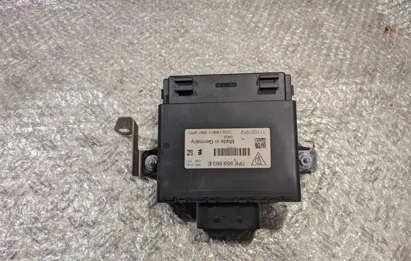 Porsche Cayenne (92A) Voltage converter/converter module 111001912 7PP959663E CDG130811
