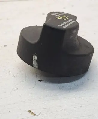 Mercedes-Benz B W245 Oil filler cap A0000100385