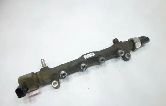 Volkswagen Caddy Fuel main line pipe 04L130764D 04L906054F V760