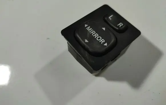 Toyota Auris 150 Wing mirror switch 769746D