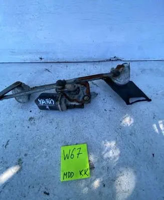 Toyota Yaris Front wiper linkage and motor 8511052010